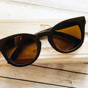 NEW IN BOX RETRO-STYLE BAMBOO WOODEN SUNGLASSES
